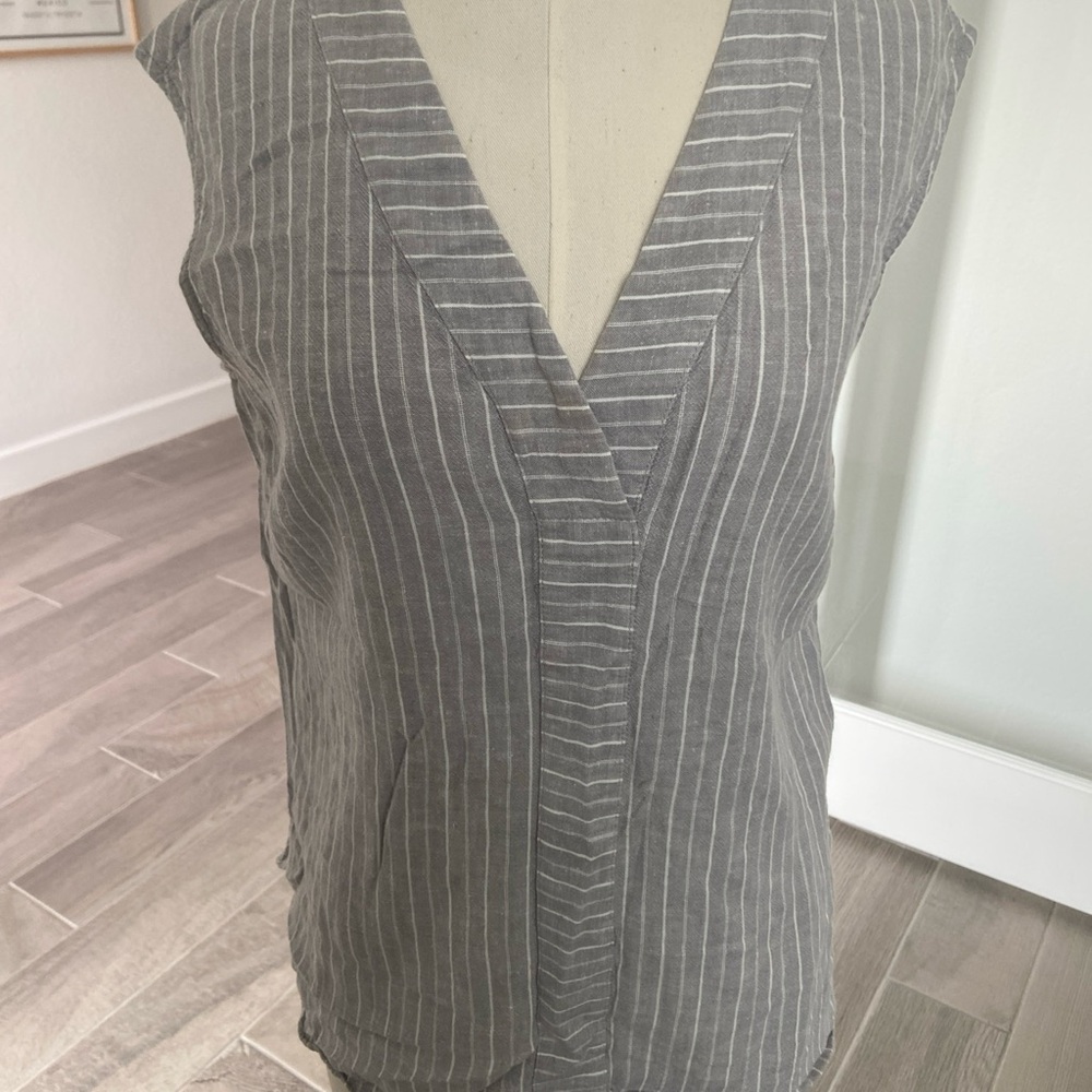 NIC+ZOE Gray and White Striped Blouse size XS